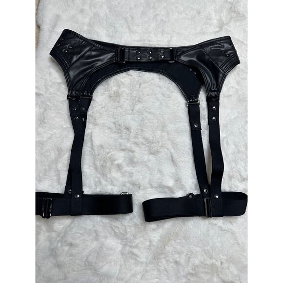 Honey Birdette CONNIE🖤 Faux Leather Studded 3 Piece Set M, M, S Thong - Picture 9 of 12